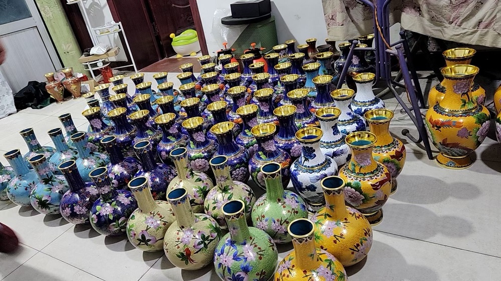 景泰蓝工艺品的设计与创作之美 工厂里的匠心交响
